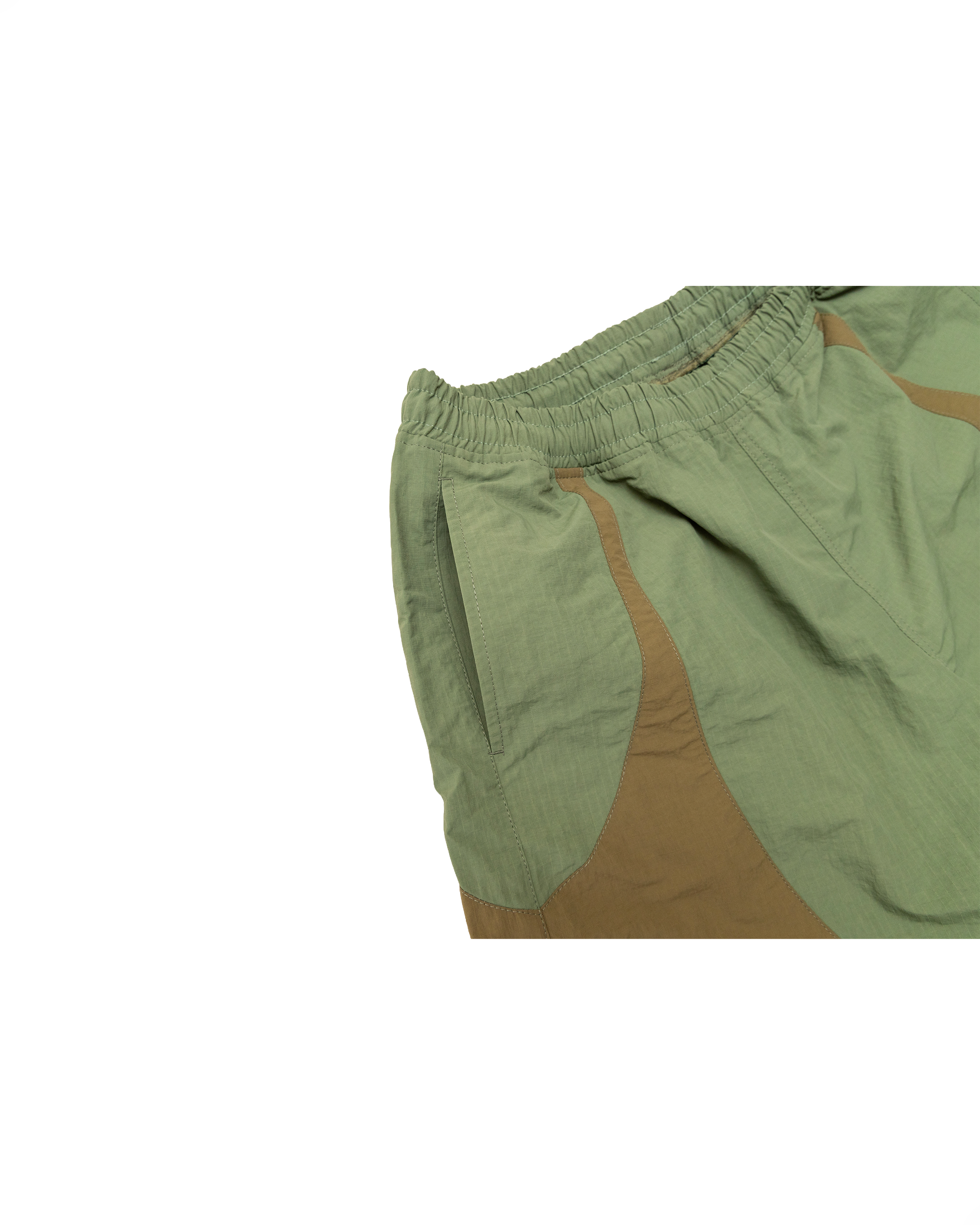 Equis Short: Jungle Green/ Wheat